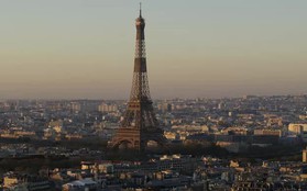 Tháp Eiffel bị rỉ sét và cần được sửa chữa tổng thể?