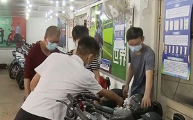 Giá xăng tăng cao, người dân Thượng Hải đổ xô mua xe điện
