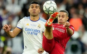 Vì sao hoàn tất hợp đồng, MU vẫn không thể sử dụng Casemiro trong đại chiến với Liverpool?