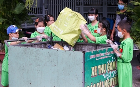 Theo chân “biệt đội nhí” đẩy xe tự chế đi "xin" rác tài nguyên ở Đà Nẵng