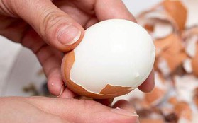 Bóc vỏ trứng luộc láng bóng chỉ 5 giây là xong nếu bạn làm theo mẹo nhỏ dưới đây