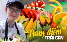 Chuyên gia "trang điểm" trái cây: Cắt tỉa 100kg hoa quả/ ngày