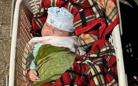 Hòa Bình: Cháu bé sơ sinh nặng 5,1kg bị bỏ rơi ở bên đường