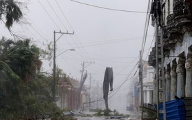 Toàn bộ Cuba mất điện do siêu bão Ian