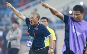 HLV Park Hang-seo vỡ oà cảm xúc với bàn thắng thứ 2 của Tiến Linh trước Indonesia