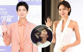 Yêu sâu đậm 11 năm, Sooyoung và Jung Kyung Ho "phát đường" cũng theo cách đặc biệt khác người