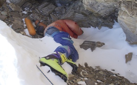 Những điều đáng sợ xảy ra với cơ thể con người tại "vùng tử thần" của đỉnh Everest