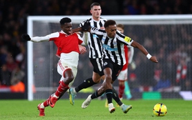 Newcastle khiến Arsenal sảy chân trong cuộc đua vô địch Ngoại hạng Anh