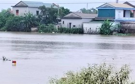 Thừa Thiên - Huế: Có nơi ngập sâu đến 1,3 m do mưa lũ, một số trường học đóng cửa