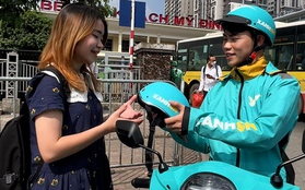 “Đi xe ôm Xanh SM đâu có đắt mà sạch từ mũ bảo hiểm sạch đi”