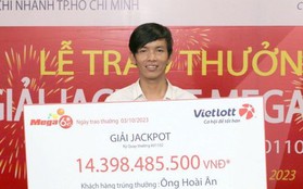 Một người trúng vietlott hơn 14 tỷ không đeo mặt nạ khi nhận giải