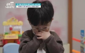 Cậu bé 4 tuổi nén khóc khi nói về bố mẹ khiến netizen xót xa: Nuôi dạy nên đứa trẻ hiểu chuyện, nhạy cảm chính là "thất bại" lớn nhất