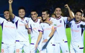 Bảng xếp hạng V-League mới nhất: Ngôi đầu đổi chủ, HAGL thoát đáy bảng