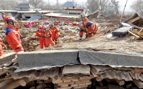 Ít nhất 126 người thiệt mạng, Trung Quốc khẩn trương khắc phục hậu quả trận động đất kinh hoàng