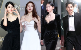 Thảm đỏ SBS Drama Awards: Lee Sung Kyung nóng bỏng át Kim Yoo Jung, dàn sao mặc đồ đen tưởng niệm Lee Sun Kyun