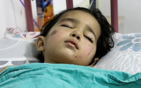 Bé trai 3 tuổi mất cả gia đình trong trận động đất kinh hoàng ở Syria