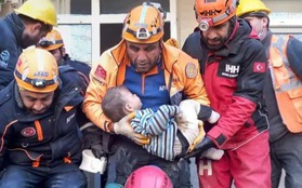 Điều kỳ diệu trong thảm họa động đất Thổ Nhĩ Kỳ - Syria: Bé trai 2 tuổi sống sót sau 78 tiếng bị chôn vùi dưới đống đổ nát