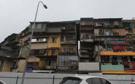 Cuộc sống người dân trong những tòa nhà chung cư ''chống nạng'' giữa Hà Nội