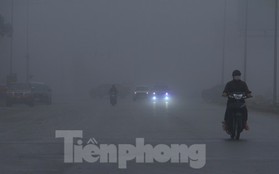 Sương mù "nuốt" nhà cao tầng ở Vinh, hàng loạt chuyến bay bị hủy