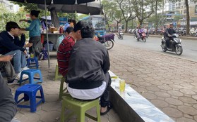 Cảnh kinh doanh hiếm có giữa "chiến dịch" dẹp loạn vỉa hè ở Hà Nội
