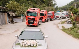 Chú rể Hà Tĩnh "chơi lớn" rước dâu bằng 20 xe container