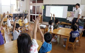 Tỷ lệ sinh giảm mạnh ở Nhật Bản là "hồi chuông báo tử" cho các trường học nông thôn truyền thống