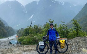 Chàng trai 19 tuổi đạp xe qua 14 nước trong hơn 500 ngày