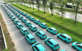 Cận cảnh hàng trăm taxi điện của tỉ phú Phạm Nhật Vượng tại TP.HCM