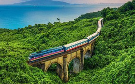 Có gì trên chuyến tàu giá vé chỉ dưới 200.000 đồng, nhưng được mệnh danh là "cung đường sắt đẹp nhất Việt Nam"?
