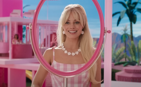 Margot Robbie không thể "hồng" hơn trong trailer mới của Barbie