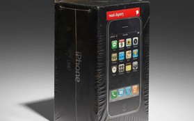 Một chiếc iPhone "cổ lỗ sĩ" vừa được bán gần 1 tỷ đồng - số tiền đủ để mua đứt 25 chiếc iPhone 14 Pro Max bản xịn nhất!