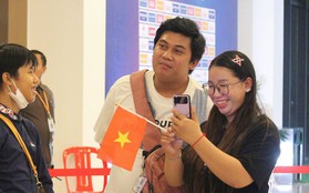Cặp vợ chồng game thủ trên đất “Cam” cổ vũ thông 7 tiếng, “tiếp lửa” cho tuyển thủ PUBG Mobile Việt Nam