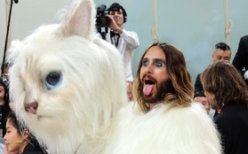 Jared Leto hóa trang thành mèo Choupette của Karl Lagerfeld trên thảm đỏ Met Gala