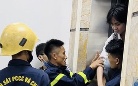 Giải cứu 4 học sinh mắc kẹt trong thang máy trung tâm Tiếng Anh