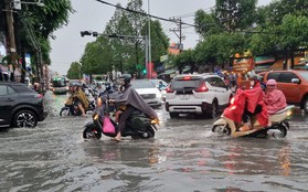 TPHCM, Đồng Nai, Bình Dương: Nhiều nơi mưa đá, đường phố thành sông