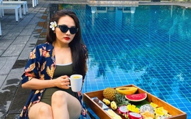 "Mẹ 2 con" Bảo Thanh diện bikini khoe sắc vóc nuột nà bên bể bơi