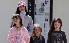 Megan Fox gay gắt trước cáo buộc ép 3 con trai mặc đồ con gái