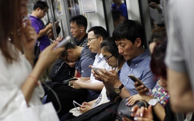 Những "chuyến tàu địa ngục": Cơn ác mộng chưa có hồi kết của người Hàn Quốc mỗi giờ cao điểm