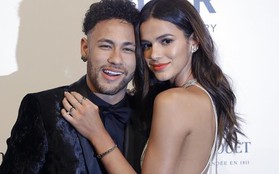 Neymar được bạn gái ra điều kiện cho đi "ăn phở"