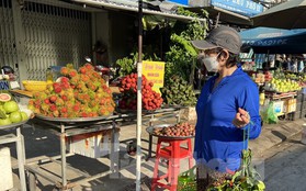 Chi tiêu Tết Đoan Ngọ: Chỉ dám mua bó lá xông