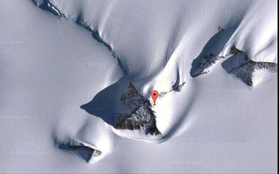 Vệ tinh chụp được "kim tự tháp" ở Nam Cực, cư dân mạng đồn đoán do người cổ đại xây từ 10.000 năm trước