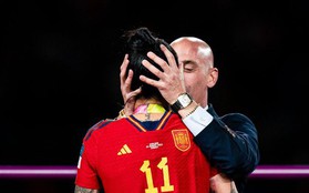Ngôi sao bị cưỡng hôn lên tiếng, 53 cầu thủ nữ tẩy chay chủ tịch LĐBĐ Tây Ban Nha