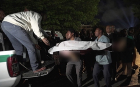 Chùm ảnh: Giẫm đạp kinh hoàng tại sân vận động ở Madagascar, ít nhất 120 người thương vong