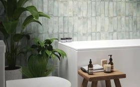 Cập nhật xu hướng trang trí phòng tắm gia đình với gạch ốp màu xanh lá