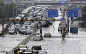 Đợt mưa lũ kỷ lục bộc lộ hạn chế của "thành phố bọt biển" ở Trung Quốc