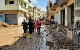 Day dứt từ thảm họa lũ lụt ở Libya