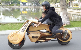 Ông bố 9X chế mô tô BMW concept từ xe "đồng nát" vì thấy con trai không có đồ để chơi