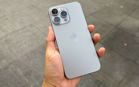 Mở hộp iPhone 15 Pro Max titan tự nhiên tại Singapore, phát hiện chi tiết mà nhiều người dùng sẽ thích