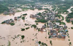 Giao thông tê liệt, trường học đóng cửa do hoàn lưu bão Haikui ở Trung Quốc