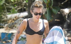 Miley Cyrus diện bikini đọ dáng với mẹ ruột U60